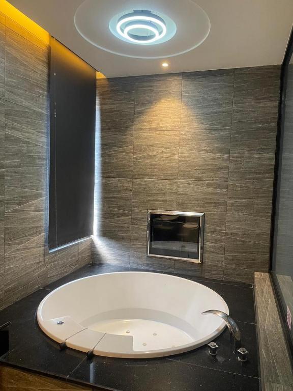 M Hotel Caotun Chambre photo